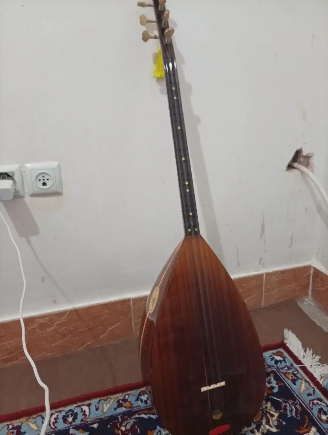 ساز باغلاما|سازهای سنتی|مهاباد (آذربایجان غربی), |دیوار