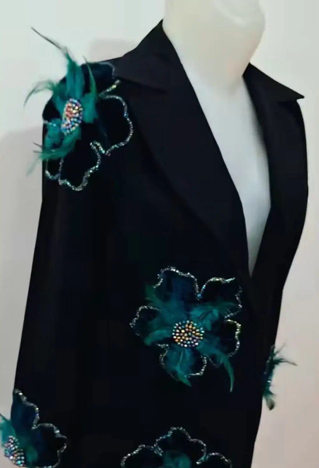 مانتو کارشده|لباس|میانه, |دیوار