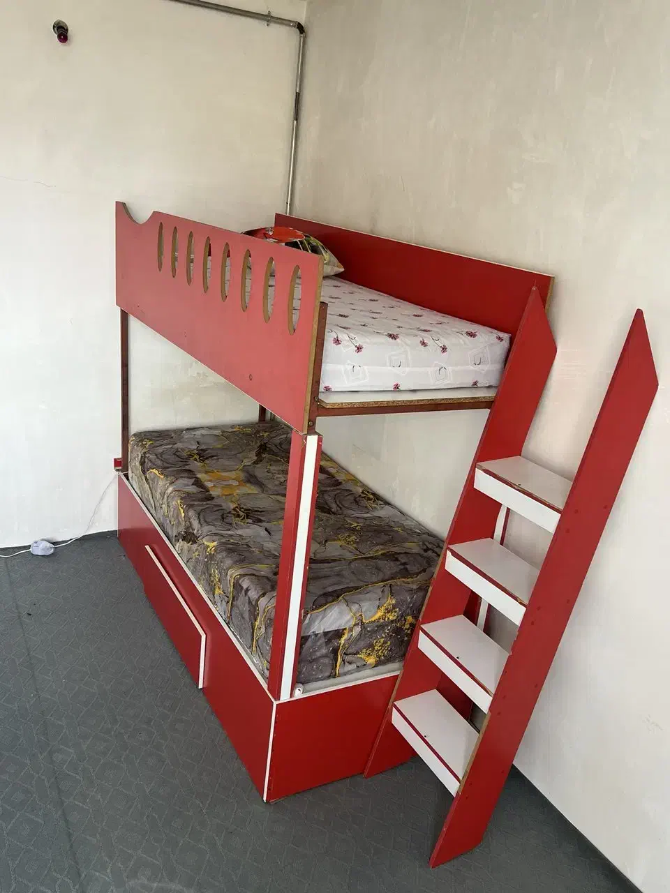 تخت خواب دوطبقه بدنه فلزی رویه ام دی اف|تخت و سرویس خواب|ارومیه, |دیوار