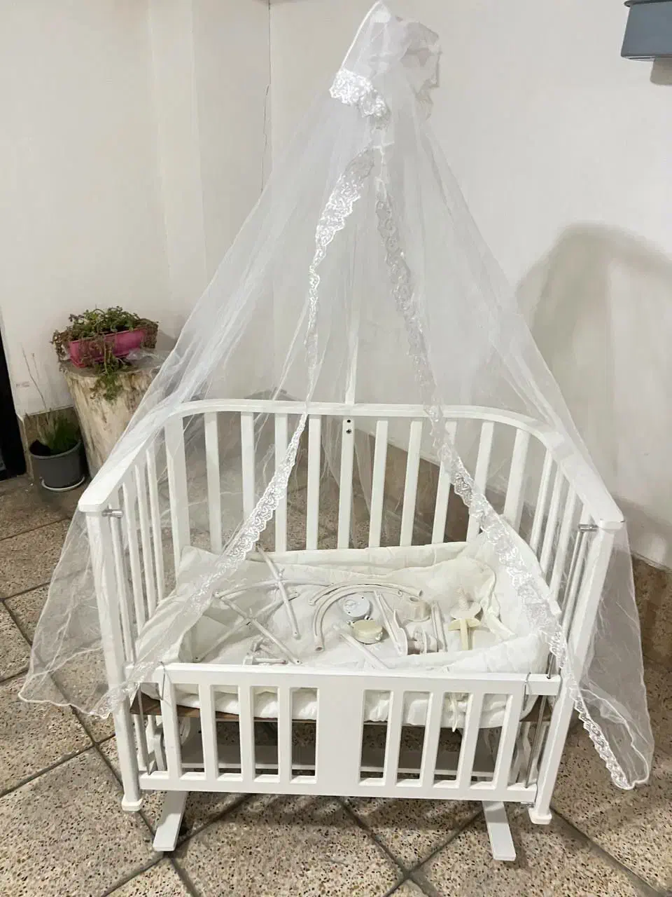 تخت کودک گهواره ای---کریر کودک|تخت و صندلی بچه|مشکین‌دشت, |دیوار