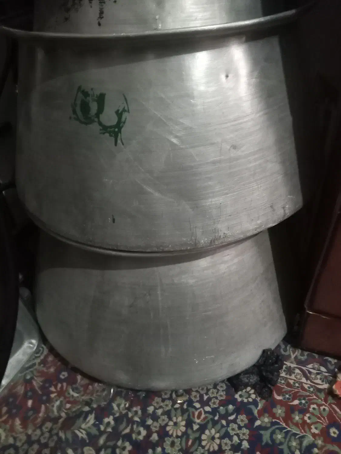 دیگ بزرگ روحی|ظروف پختوپز|سجاس رود, |دیوار