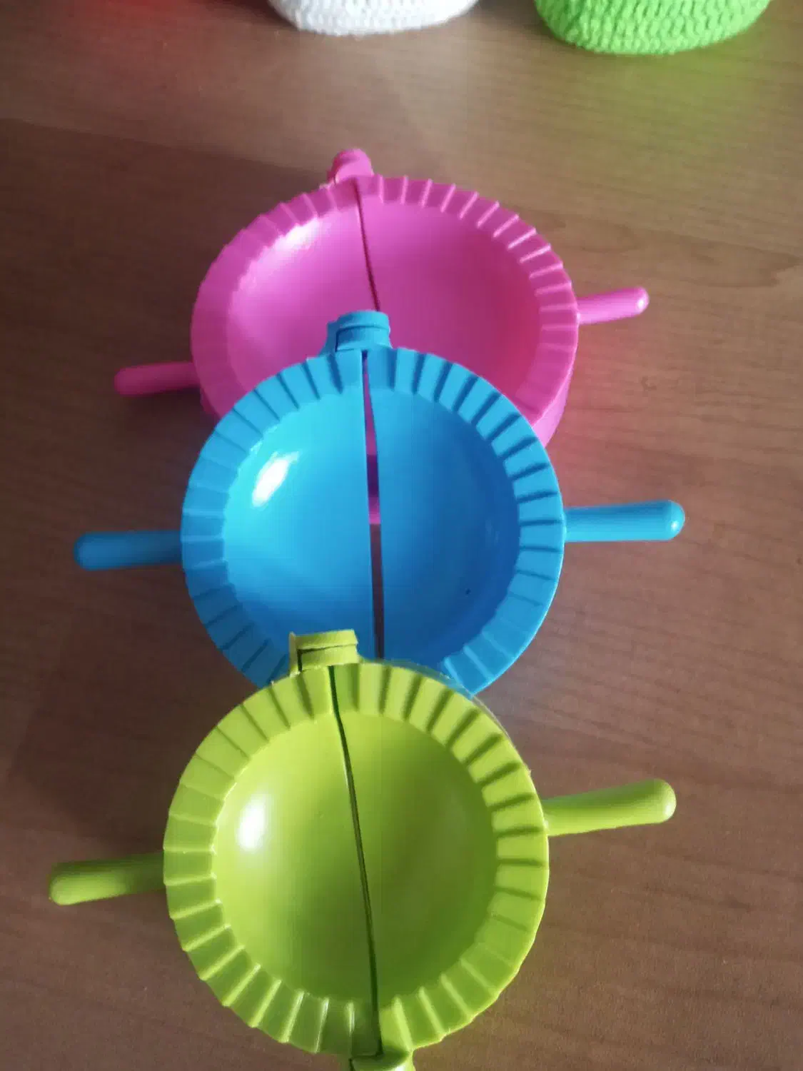 ظروف پلاستیکی|ظروف پخت‌وپز|اندیشه, اندیشه فاز ۲|دیوار