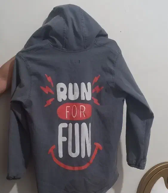 تعدادی لباس کاملا نو|لباس|تربتحیدریه, باغ سلطانی|دیوار