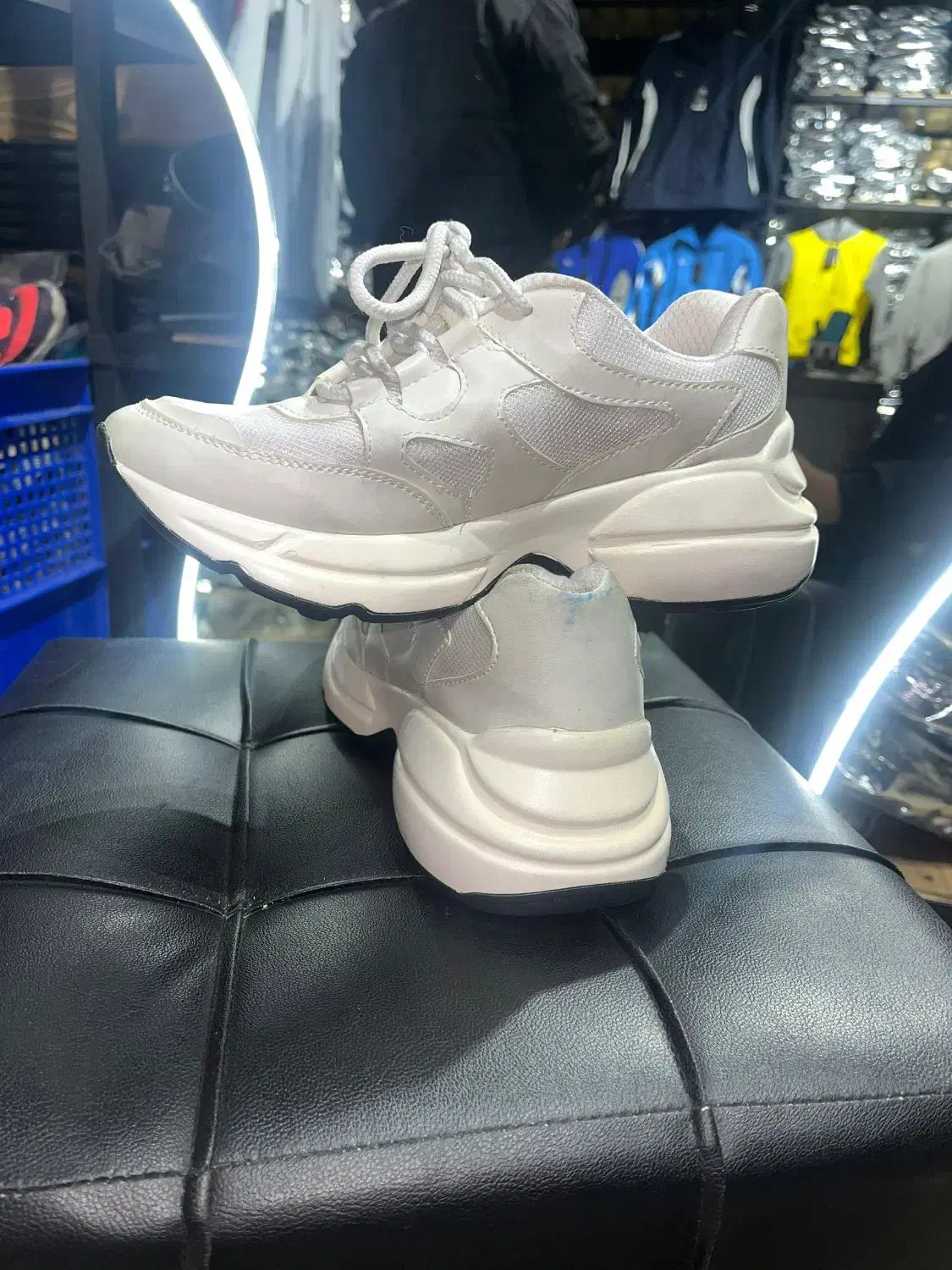 کتانی بچگونه نزدیک به ۱۰۰ دست|کیف، کفش، کمربند|تهران, امیریه|دیوار