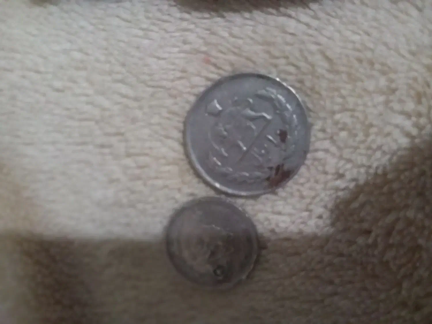 سکه .و مهره های  قدیمی|کلکسیون اشیاء عتیقه|یاسوج, |دیوار