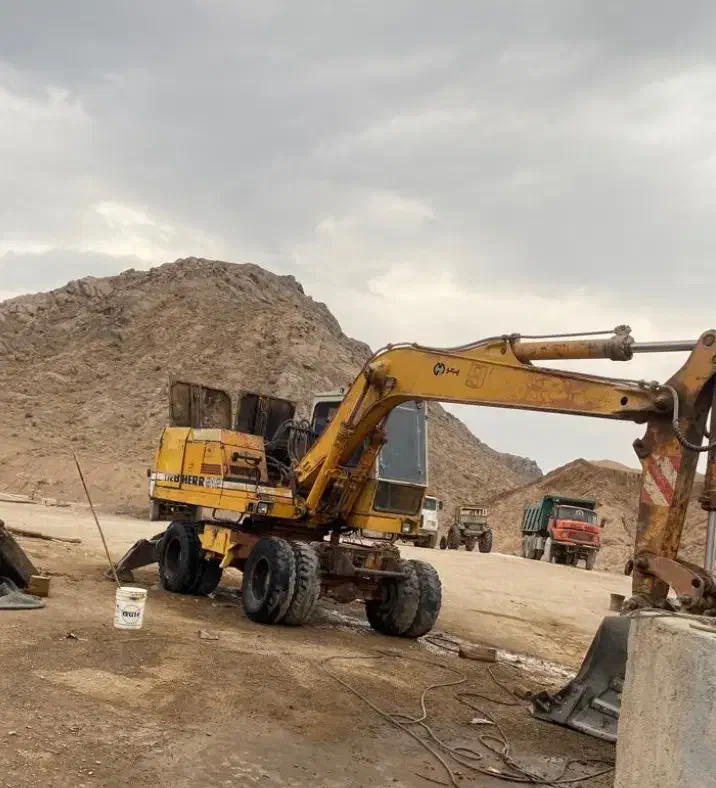 بیل میکانیکی ۹۱۲|خودرو سنگین|آباده, |دیوار