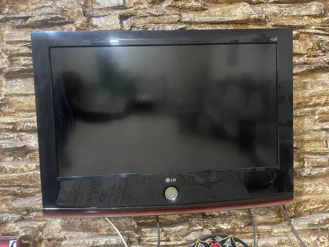 تلویزیون ال جی الجی lG اصل|تلویزیون و پروژکتور|تربتحیدریه, قائم|دیوار