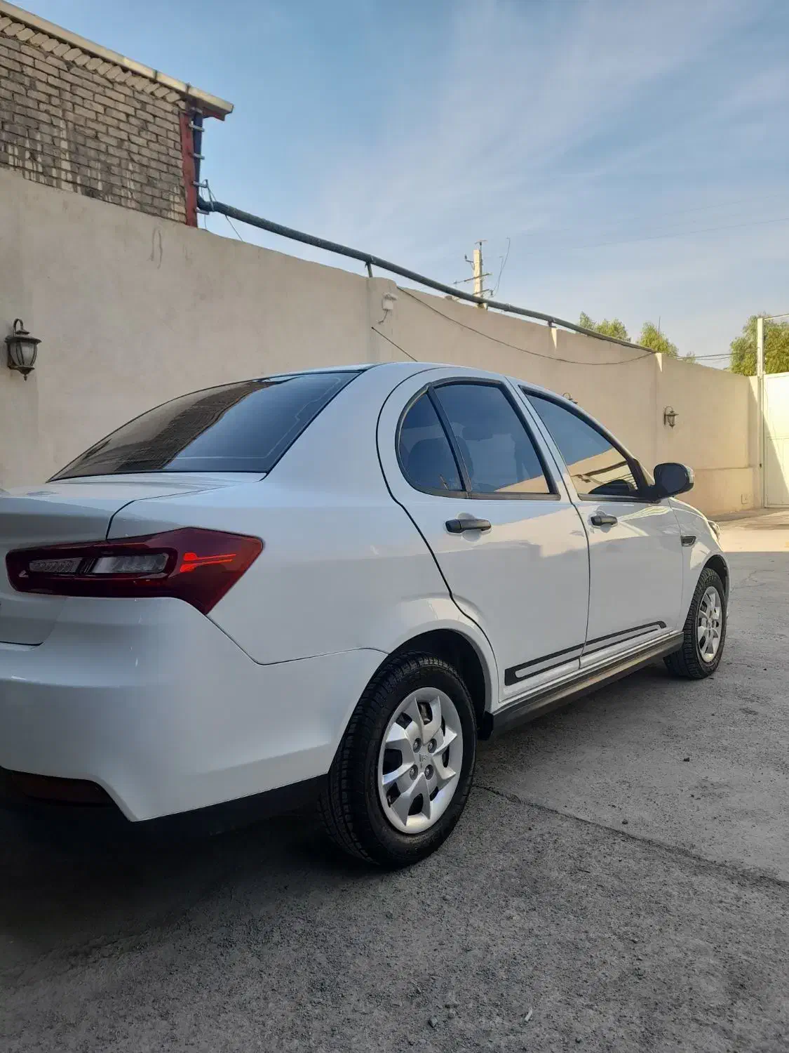 سهند سفید 1403|خودرو سواری و وانت|قم, قلعه کامکار|دیوار