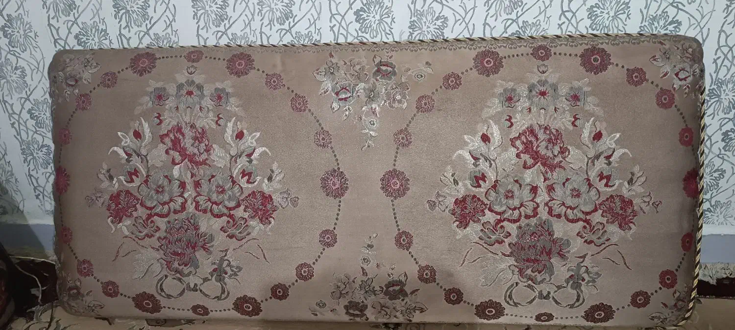 ۴ عدد پشتی سالم|پشتی|شوشتر, |دیوار