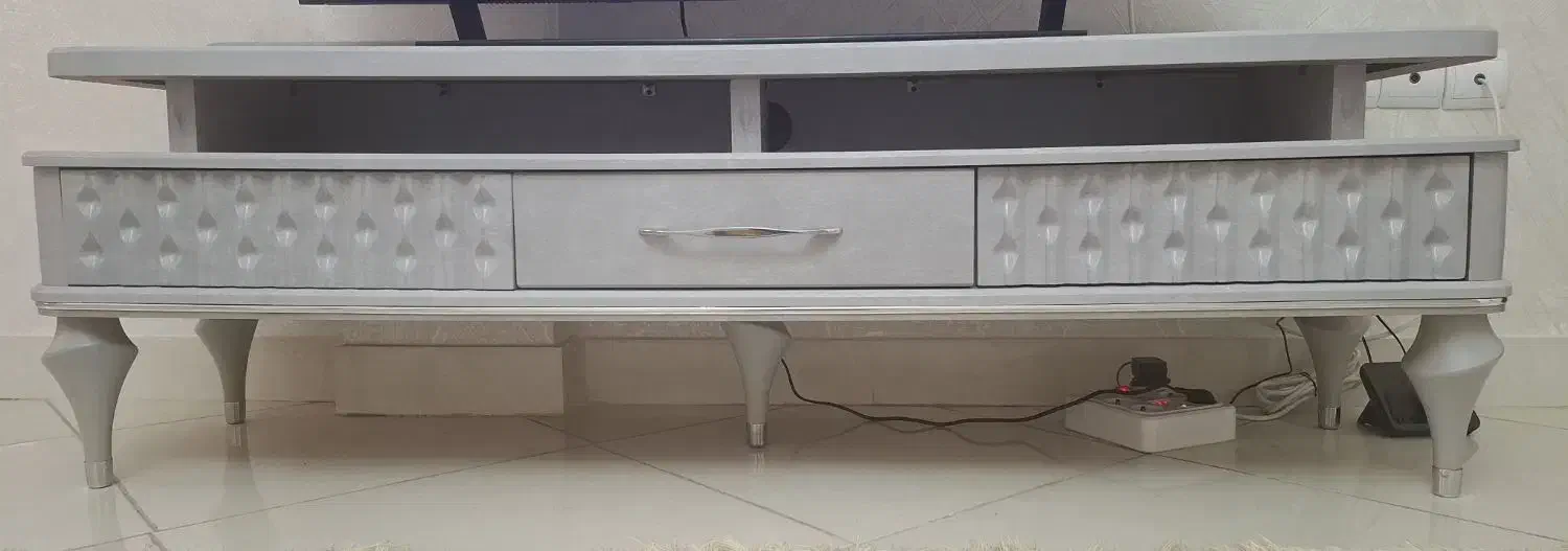 میز ال ای دی|میز تلویزیون|تهران, قیام|دیوار