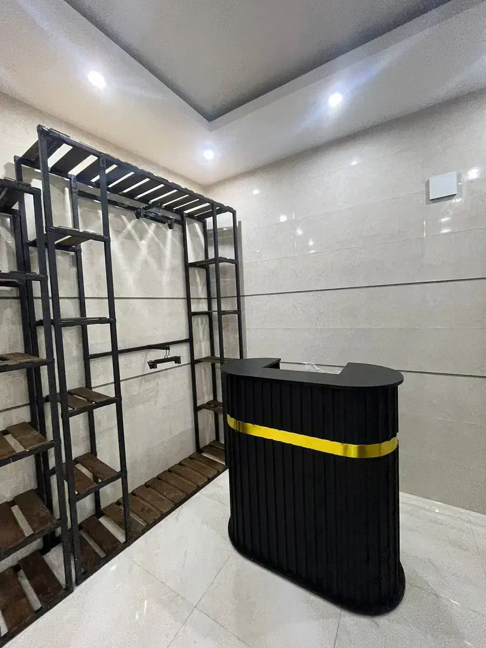 نصب و اجرای فروشگاه رگال،قفسه،مانکن و غیره|فروشگاه و مغازه|اصفهان, خانه اصفهان|دیوار