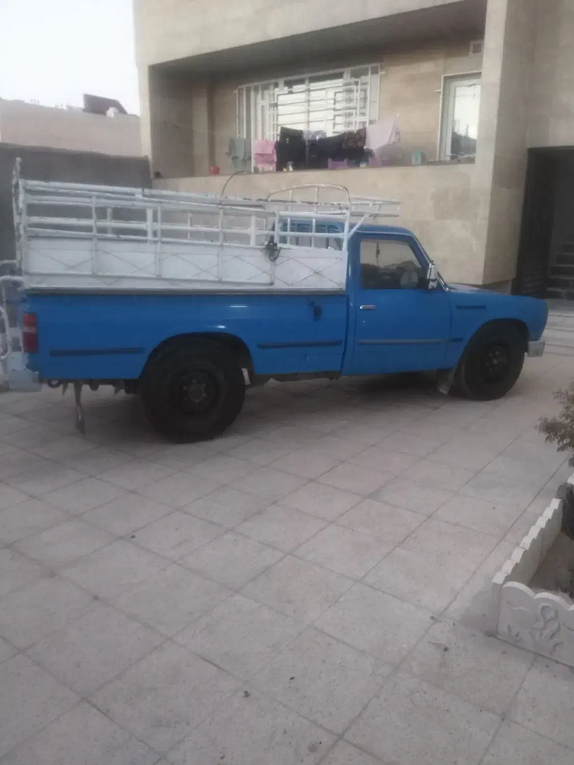 وانت نیسان|خودرو سواری و وانت|صدرا-فارس, فاز ۱|دیوار