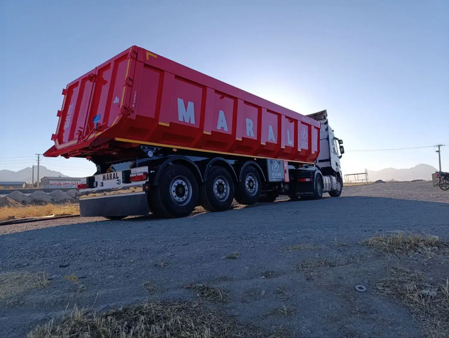 بونکر۲۸متر مکعب وی|قطعات یدکی و لوازم جانبی|بهار, |دیوار