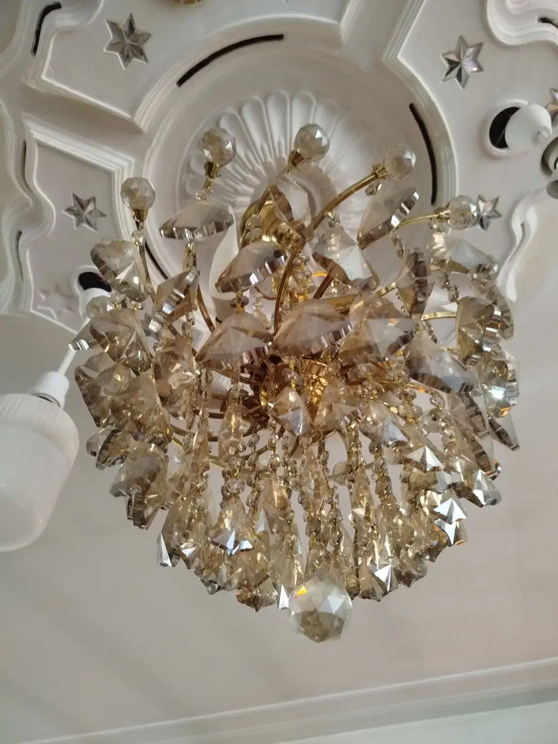 لوستر۶شاخه طلایی|لوستر و چراغ آویز|قم, چهل درخت|دیوار