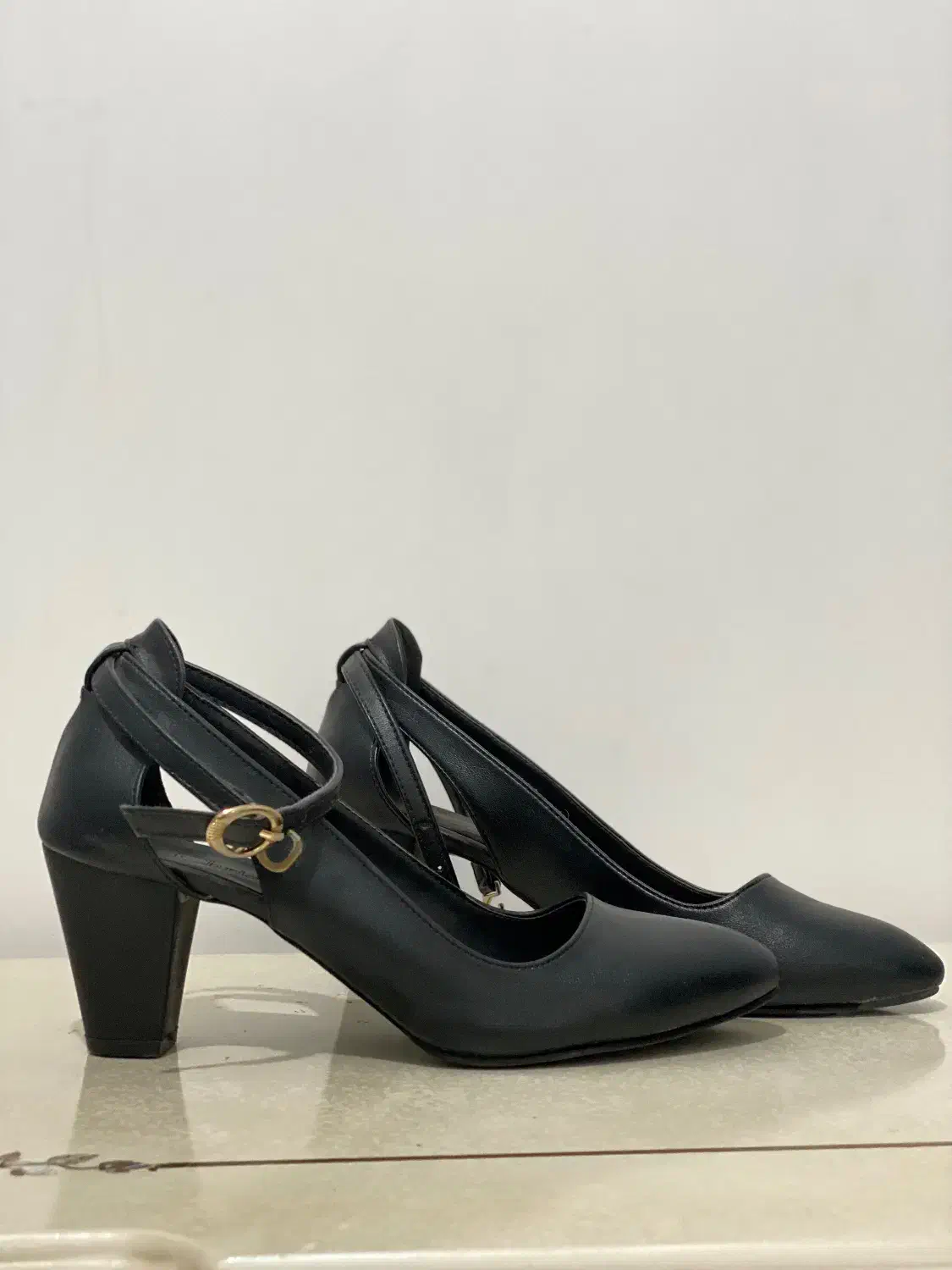 کفش سایز ۳۸قواره کوچک|کیف، کفش، کمربند|رشت, جهاد|دیوار