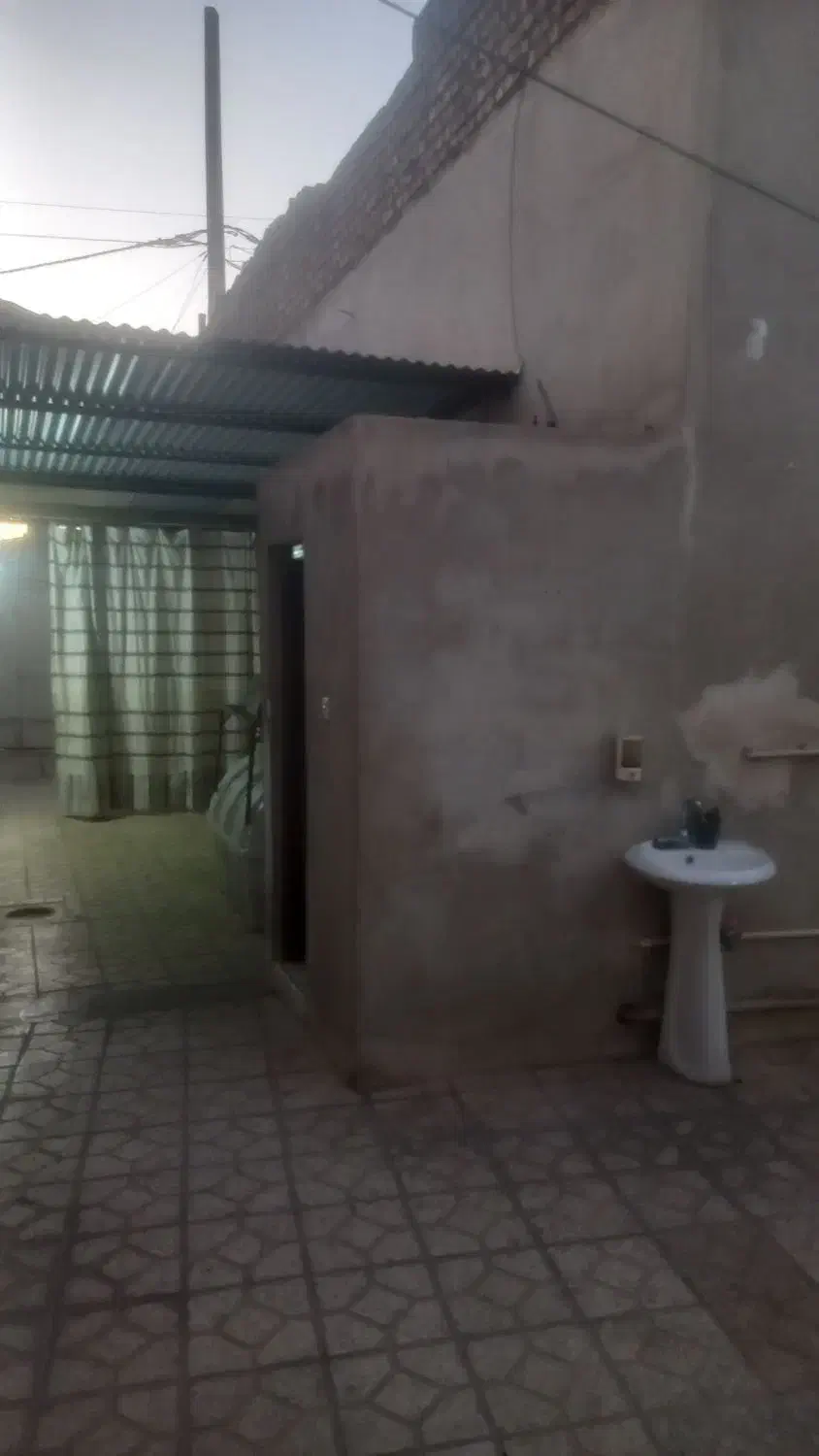 خانه مسکونی با قیمت مناسب خیابان کهندژ محله لادان|فروش خانه و ویلا|اصفهان, جنیران (لادان)|دیوار