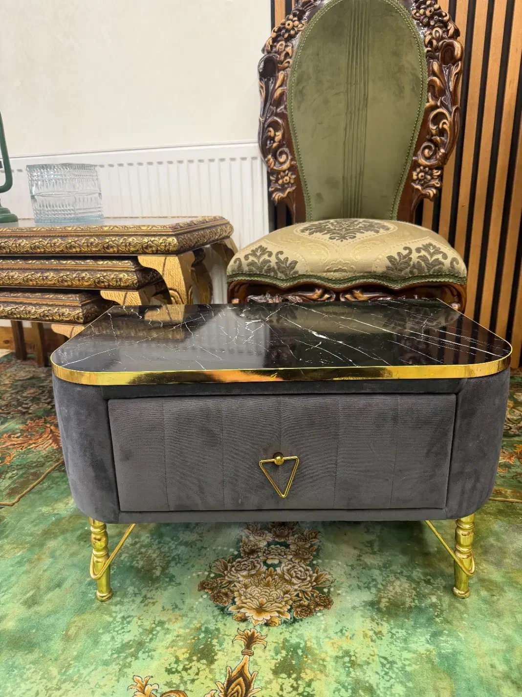 پایتختی مخمل طوسی|تخت و سرویس خواب|تهران, خزانه|دیوار