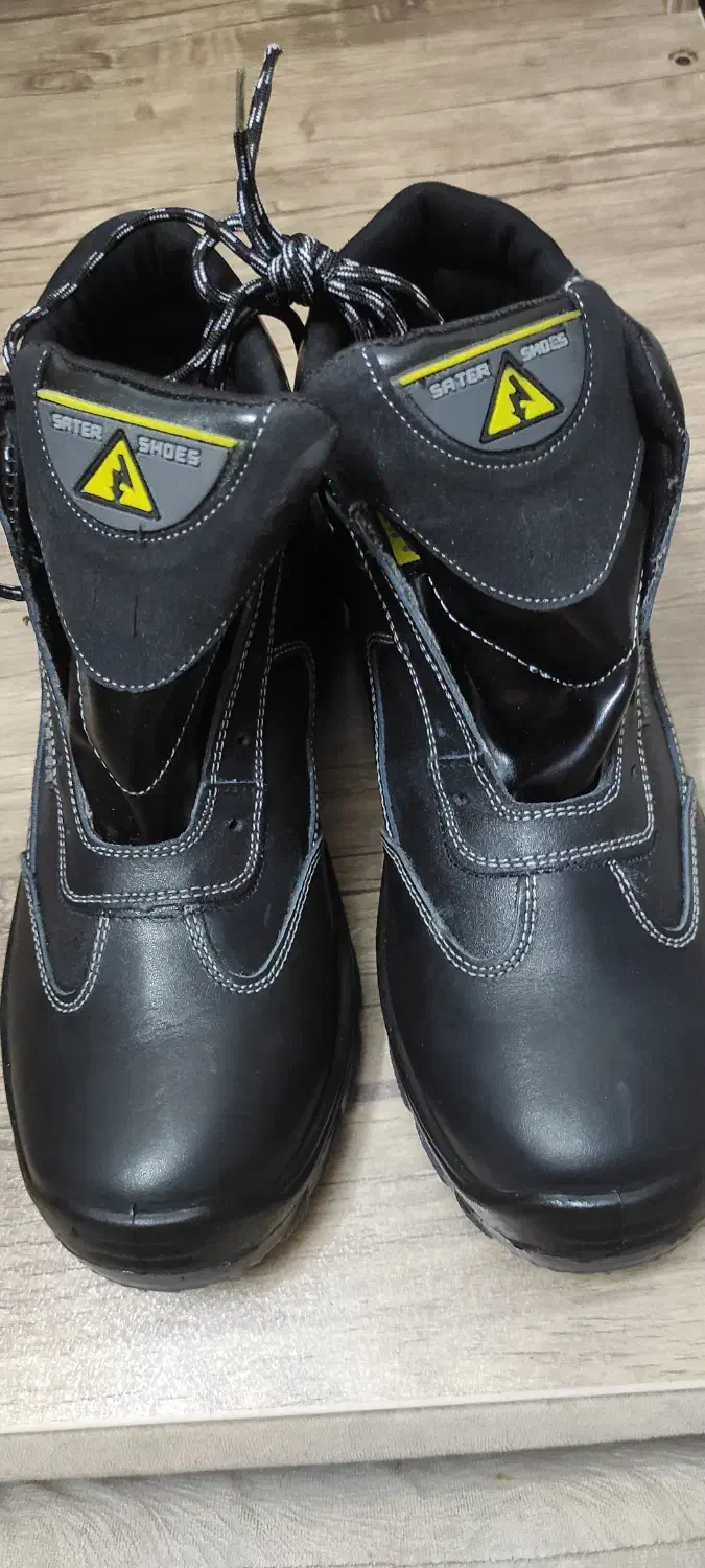 کفش ایمنی|کیف، کفش، کمربند|سیرجان, |دیوار