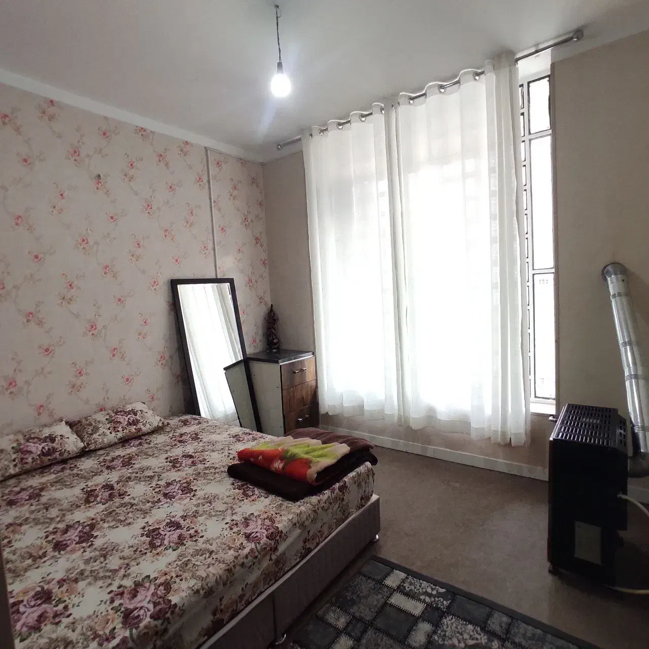 منزل مبله|اجارهٔ کوتاه‌مدت آپارتمان و سوئیت|شیراز, انجیر|دیوار