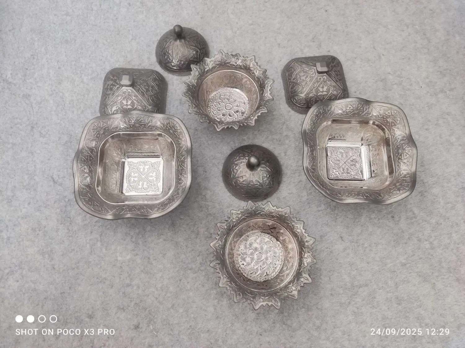 قندون|ظروف سرو و پذیرایی|مشهد, کارمندان دوم|دیوار