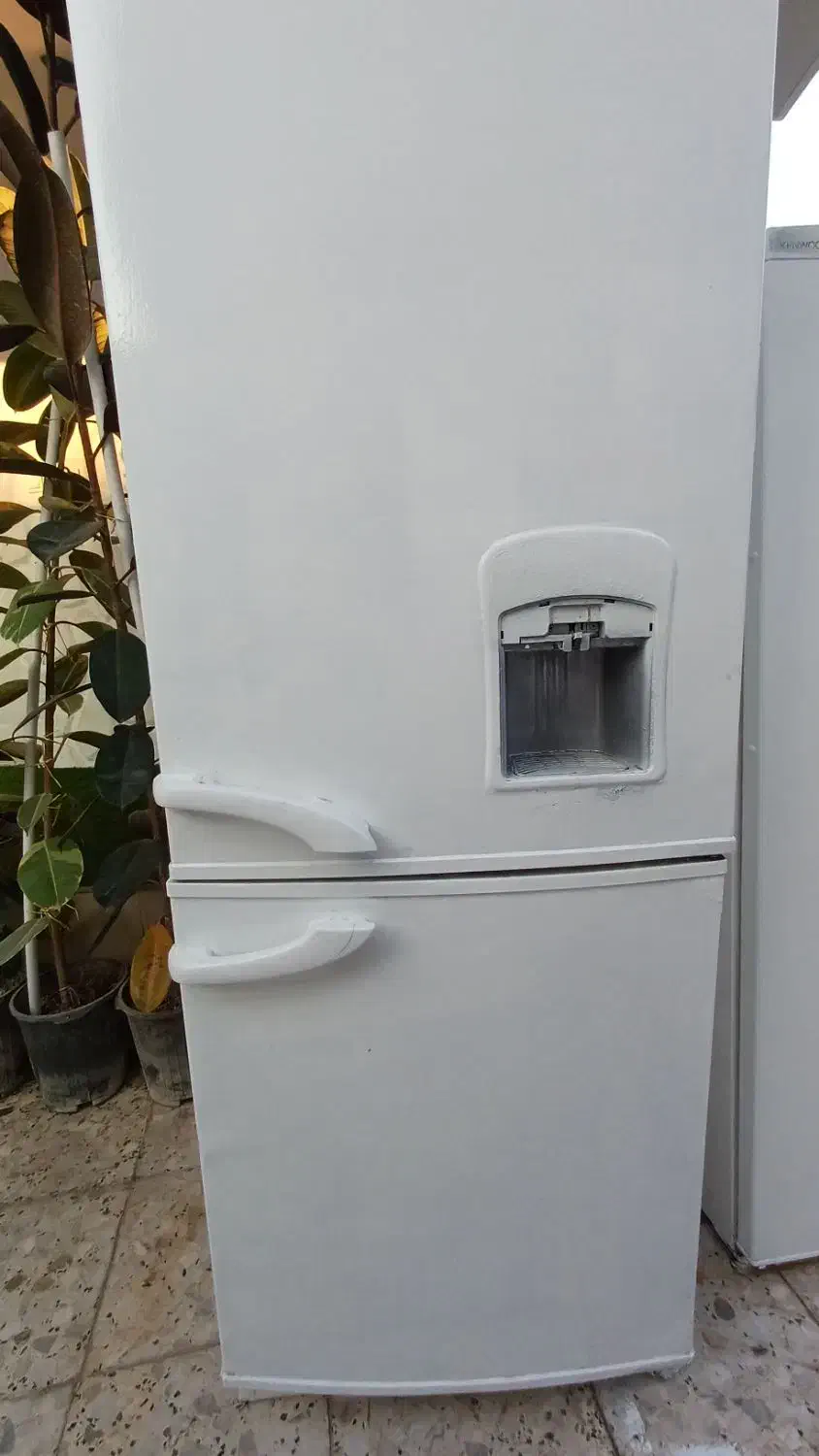 بالا یخچال پایین فریزر کاملا سالم به شرط .|یخچال و فریزر|محمودآباد, |دیوار