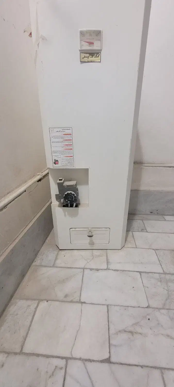 آب گرمکن دیواری برند لادیز سالم آماده استفاده|آبگرمکن، پکیج، شوفاژ|مشهد, بهمن|دیوار