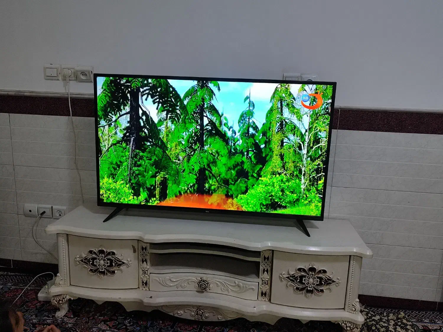 تلویزیون ۵۵|تلویزیون و پروژکتور|ساوه, |دیوار