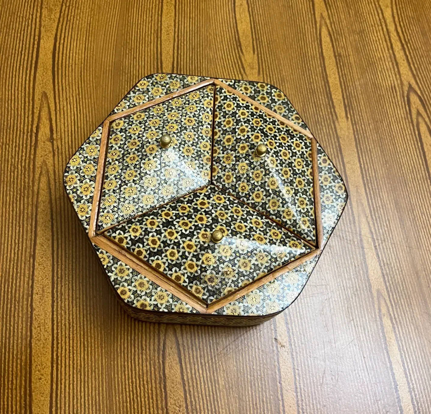 شکلات خوری چوبی خاتم کاری سه درب|صنایع دستی و سایر لوازم تزئینی|ری, صفاییه (چشمه علی)|دیوار