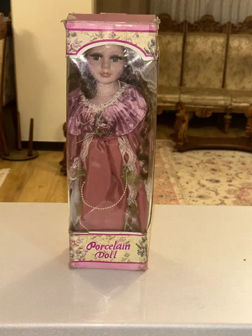 عروسک آنتیک|مجسمه، تندیس، ماکت|تبریز, |دیوار