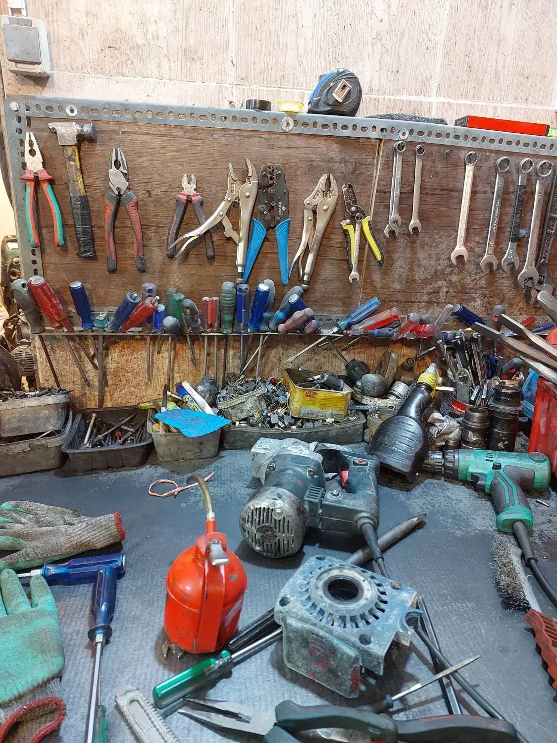 پیک موتوری برای انبار ابزار ( بدون کمیسیون)|استخدام خدمات فروشگاه و رستوران|تهران, پونک|دیوار