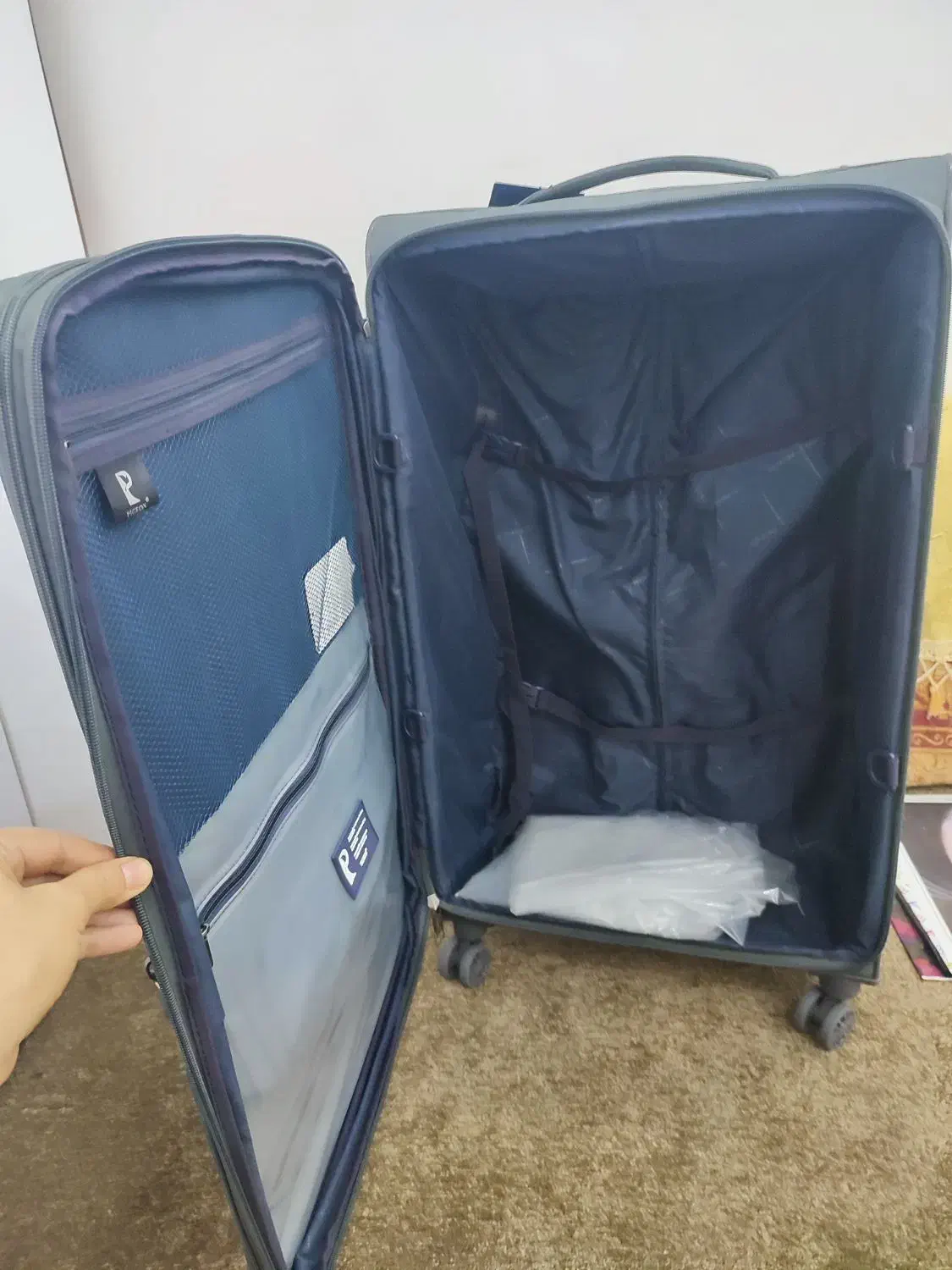 چمدان خارجی برندپیجون سایز بزرگ، نو|کیف، کفش، کمربند|بوشهر, |دیوار