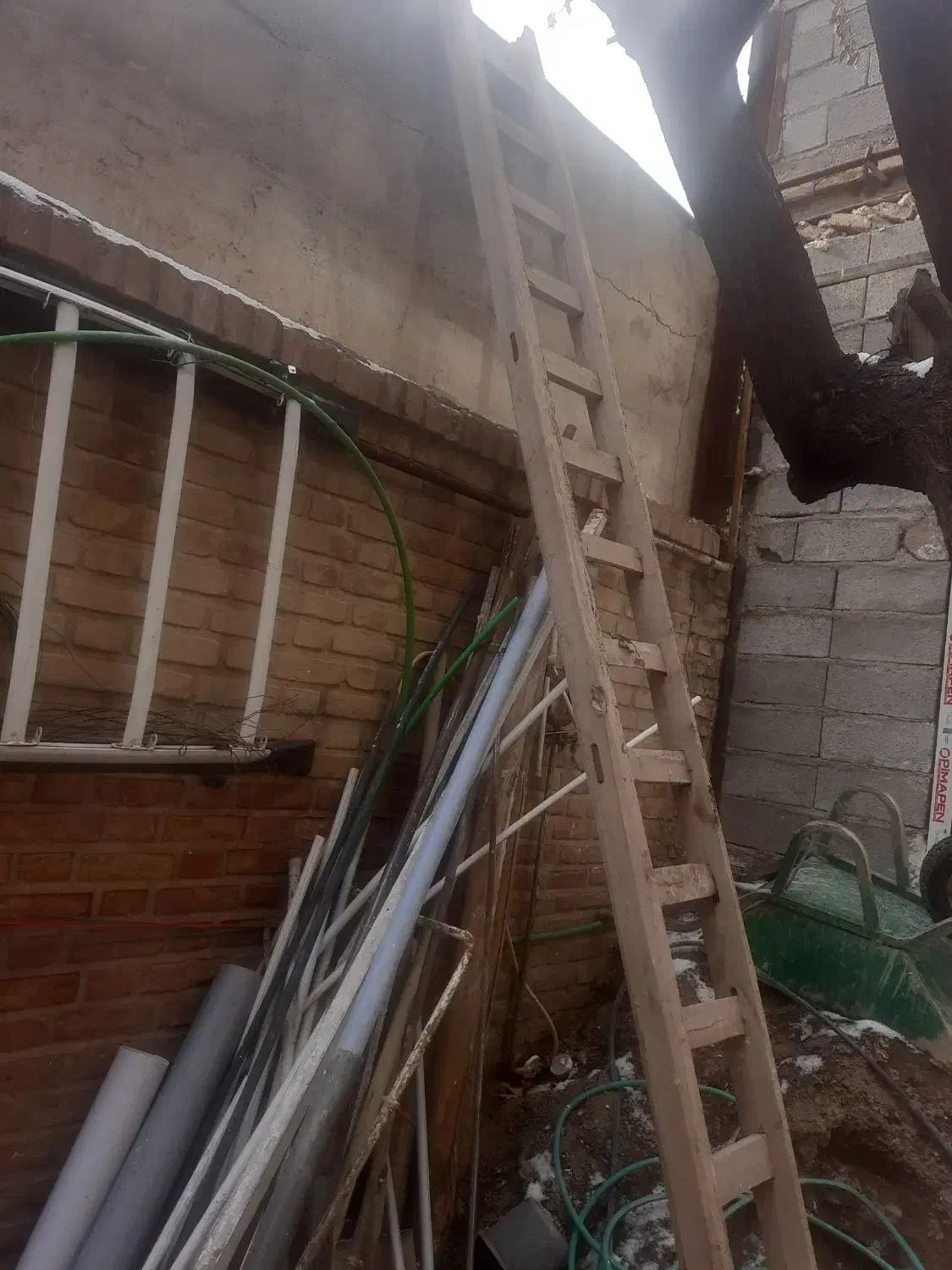 نردبان|صندلی و نیمکت|تبریز, |دیوار