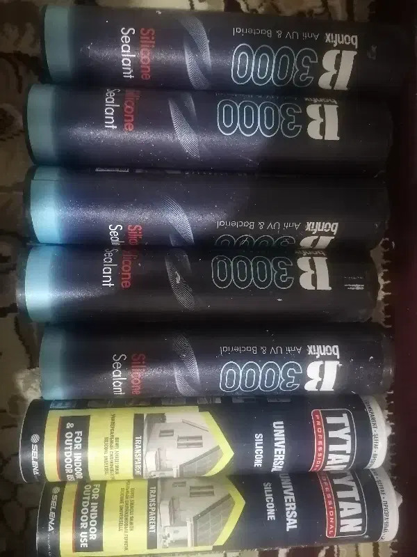 فروش تعدادی چسب آکواریوم شفاف|مصالح و تجهیزات ساختمان|شیراز, شهرک مطهری|دیوار