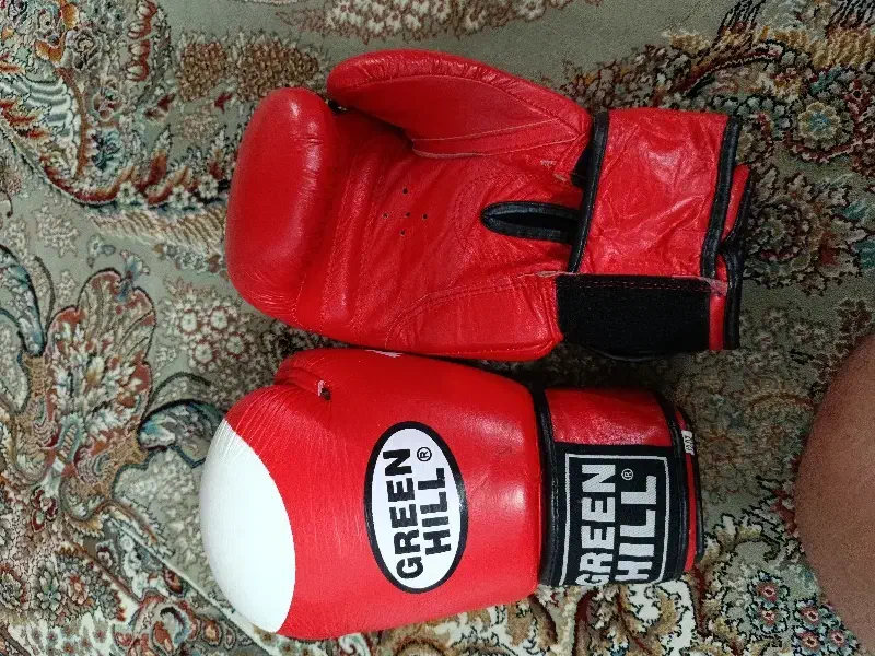 لوازم کیک بوکسینگ در حد نو ،بوکس ،دستکش بوکس|تجهیزات ورزشی|قم, قلعه یزدیها|دیوار