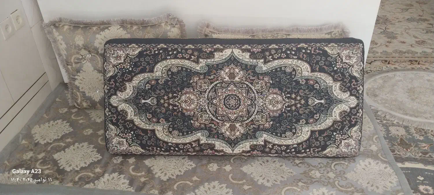 دو جفت پشتی|پشتی|نجف‌آباد, یزدانشهر|دیوار