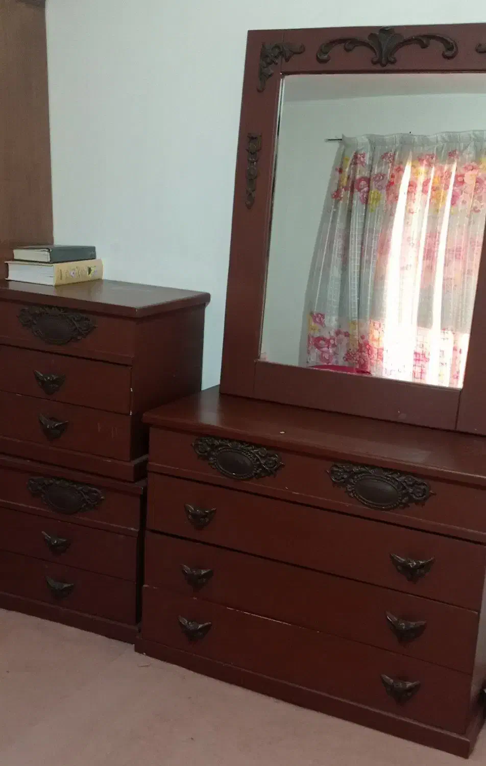 تخت و بوفه|تخت و سرویس خواب|تیکمه داش, |دیوار