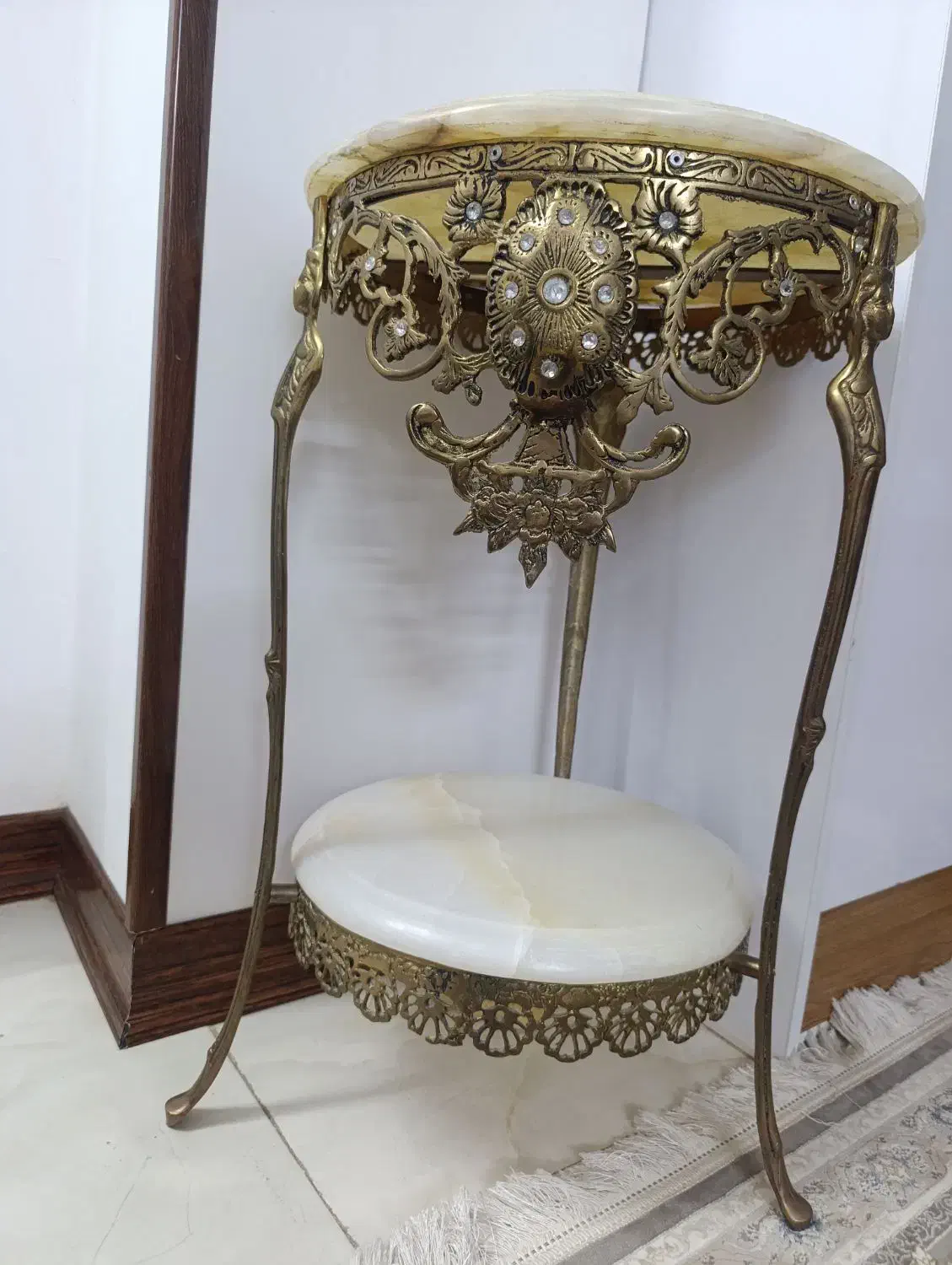 میز تلفن برنجی|میز تلفن|شاهین‌شهر, گرگاب|دیوار