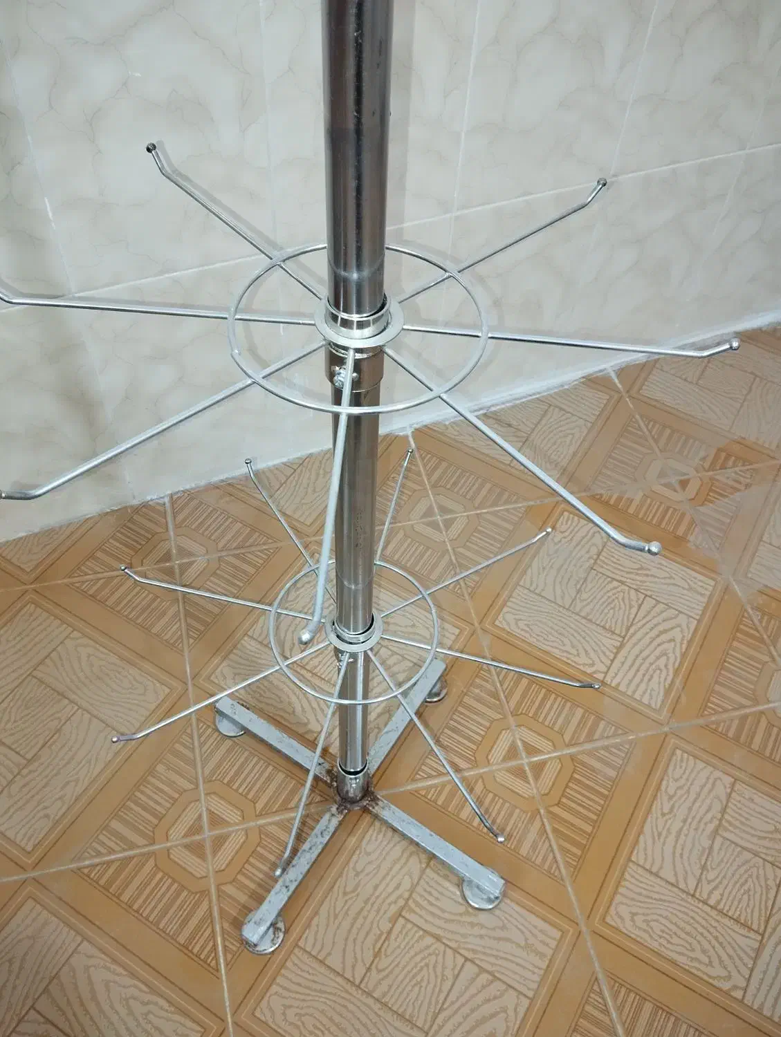 استند چرخشی و ویترین|فروشگاه و مغازه|چغادک, |دیوار