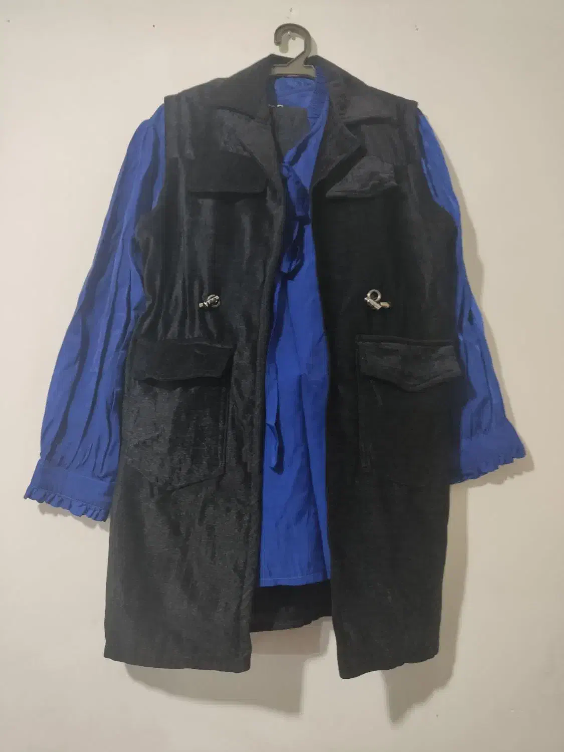 پالتو|لباس|مرودشت, استادیوم‎|دیوار