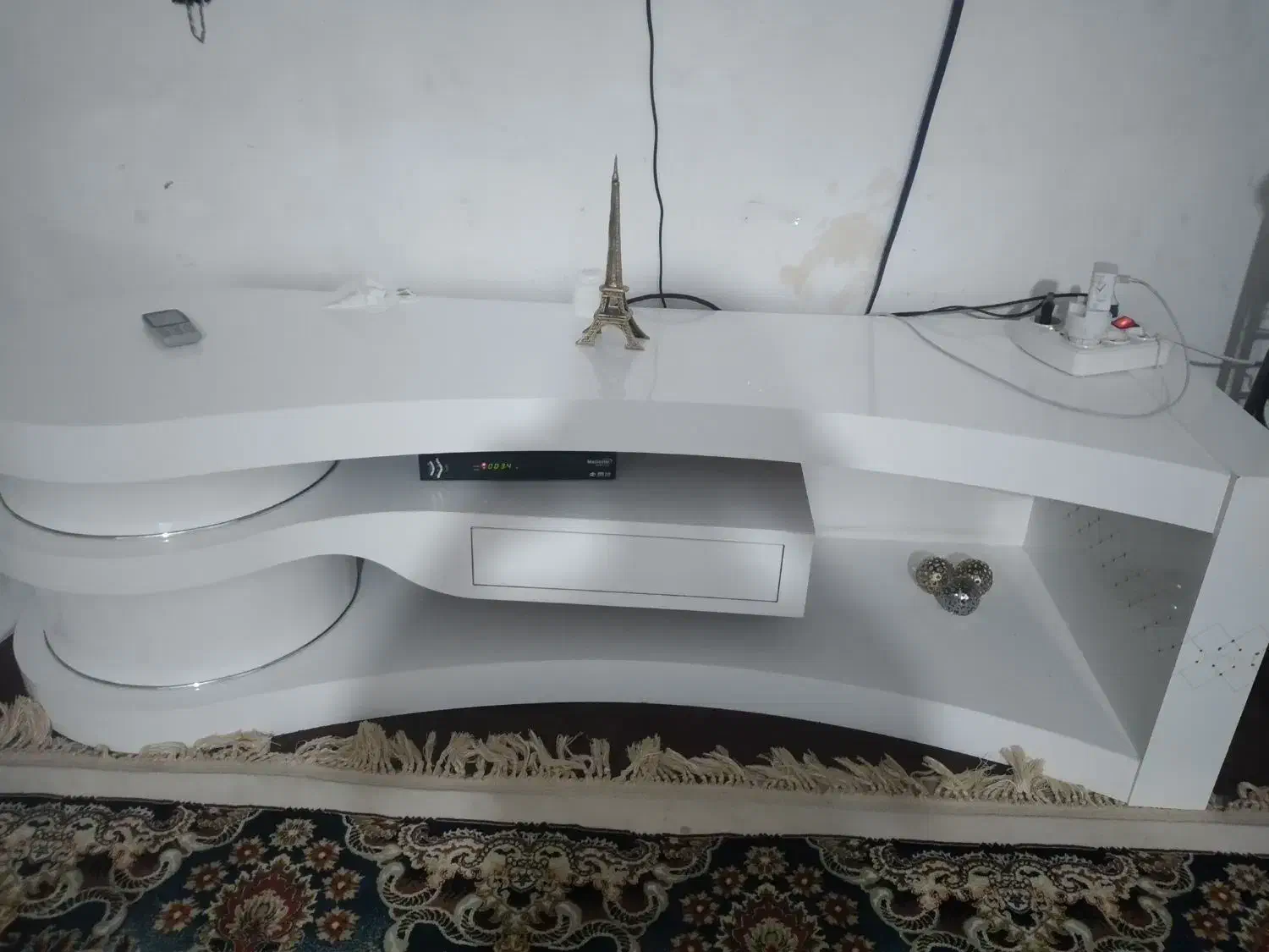 میزتلویزیون شیک نونوبدون خط وزخم|میز تلویزیون|اسلامآباد غرب, |دیوار