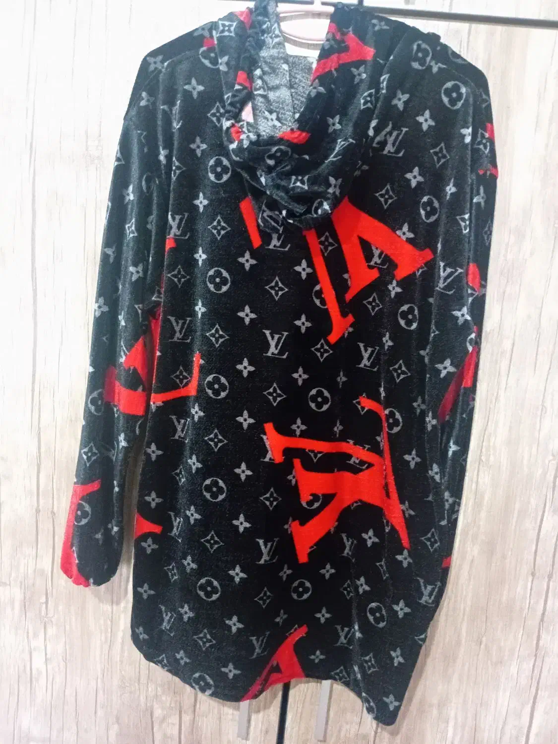 لباس|لباس|رشت, کوی مهر|دیوار