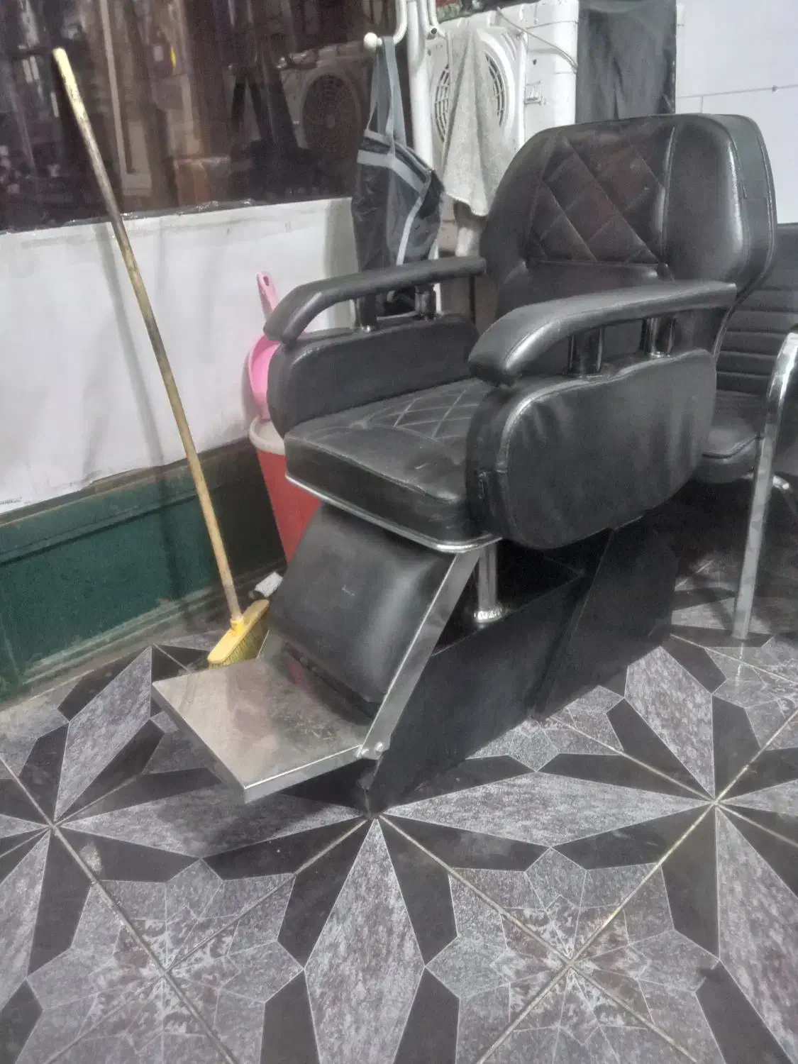 صندلی ارایشگاه مردانه|آرایشگاه و سالنهای زیبایی|رباطکریم, الارد|دیوار