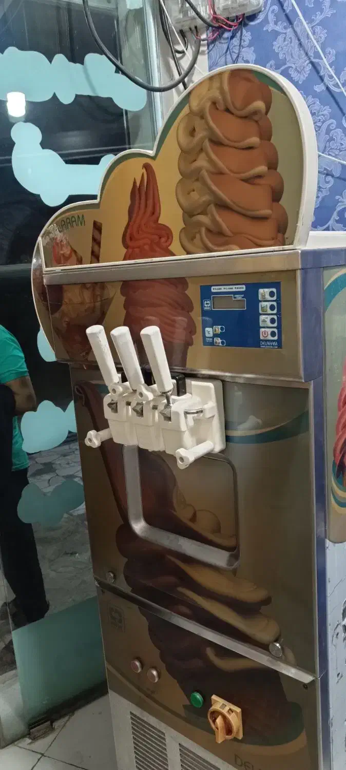 دستگاه بستنی قیفی و یخ دربهشت|کافی‌شاپ و رستوران|پلدختر, |دیوار