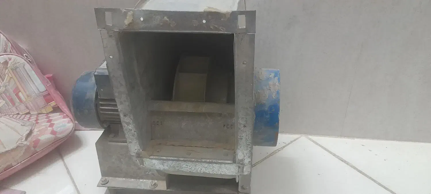 فن هلزونی|پنکه و تصفیهکنندهٔ هوا|یزد, |دیوار