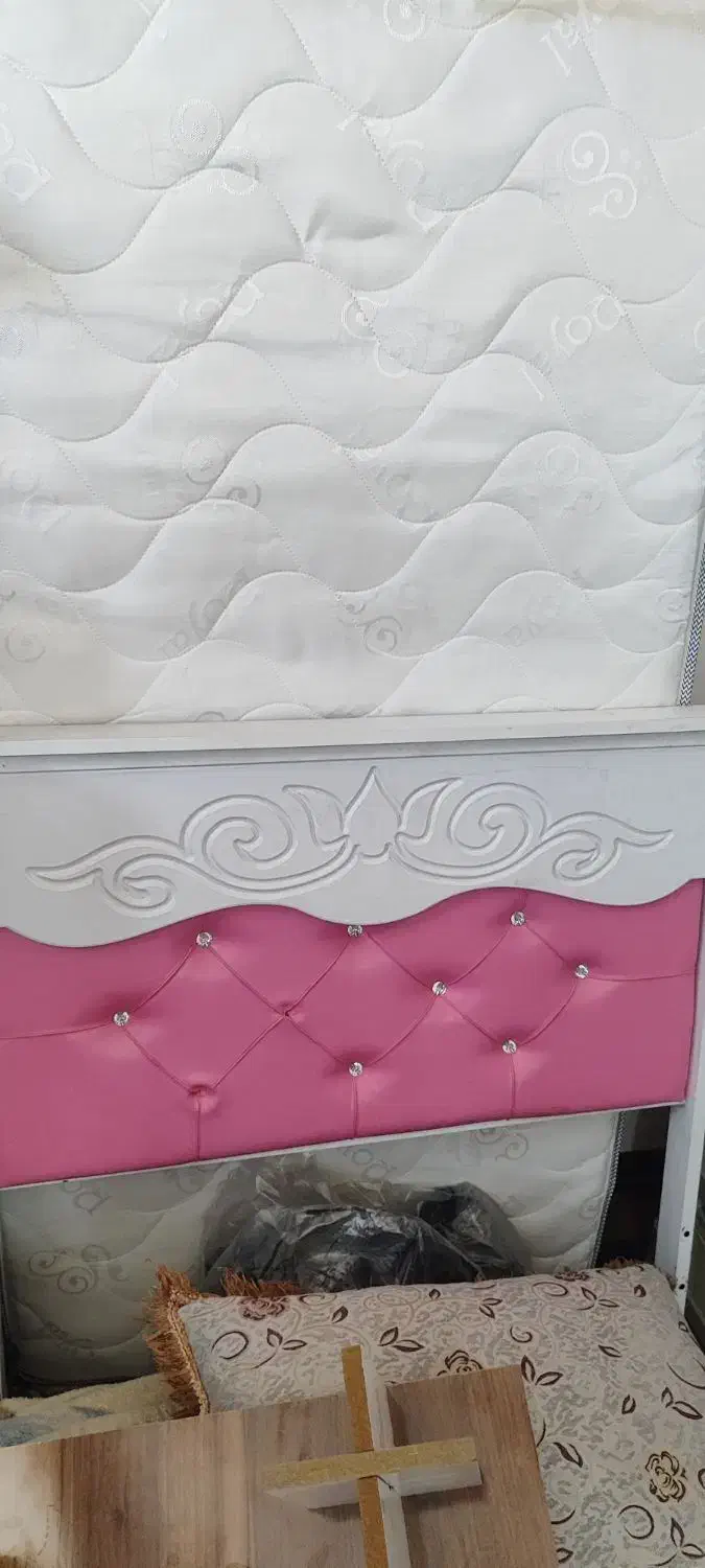 تخت خواب یکنفره با تشک و کفی چوبی|تخت و سرویس خواب|اهواز, پادادشهر|دیوار