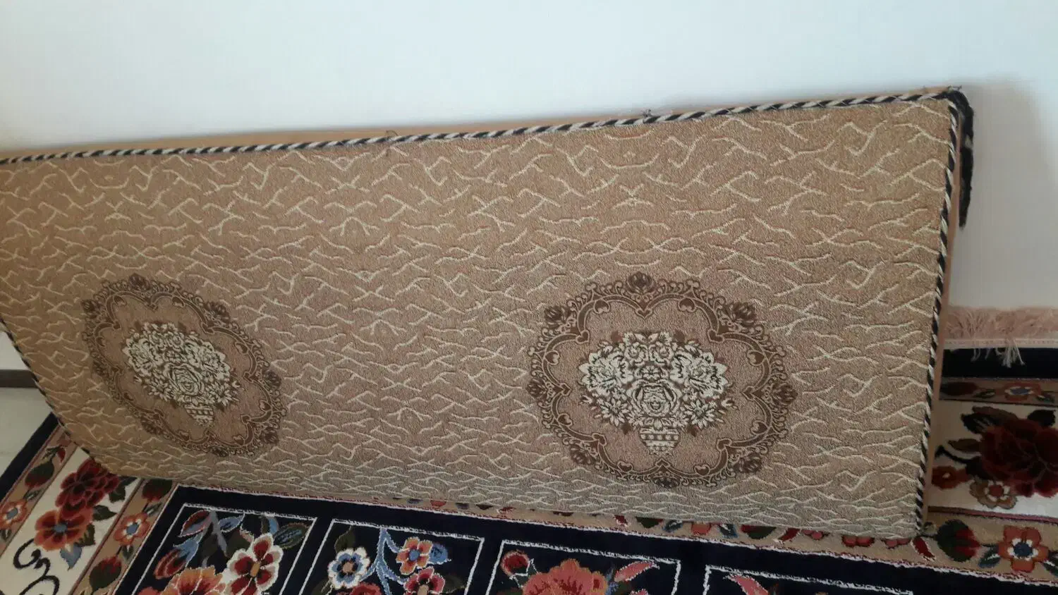 یک جفت پشتی|پشتی|پردیس, فاز ۱۱|دیوار