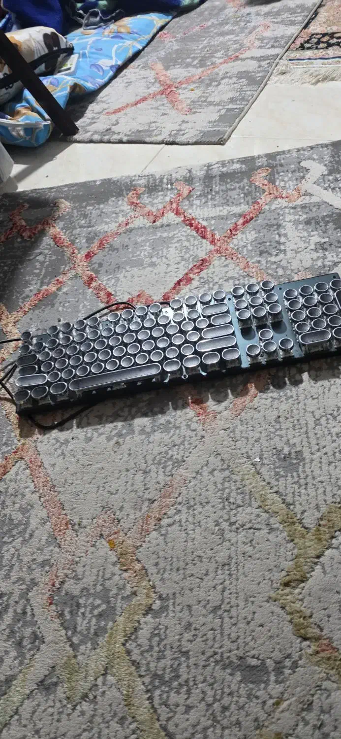 کیبورد RGB در حد نو|قطعات و لوازم جانبی رایانه|شیراز, درکی|دیوار