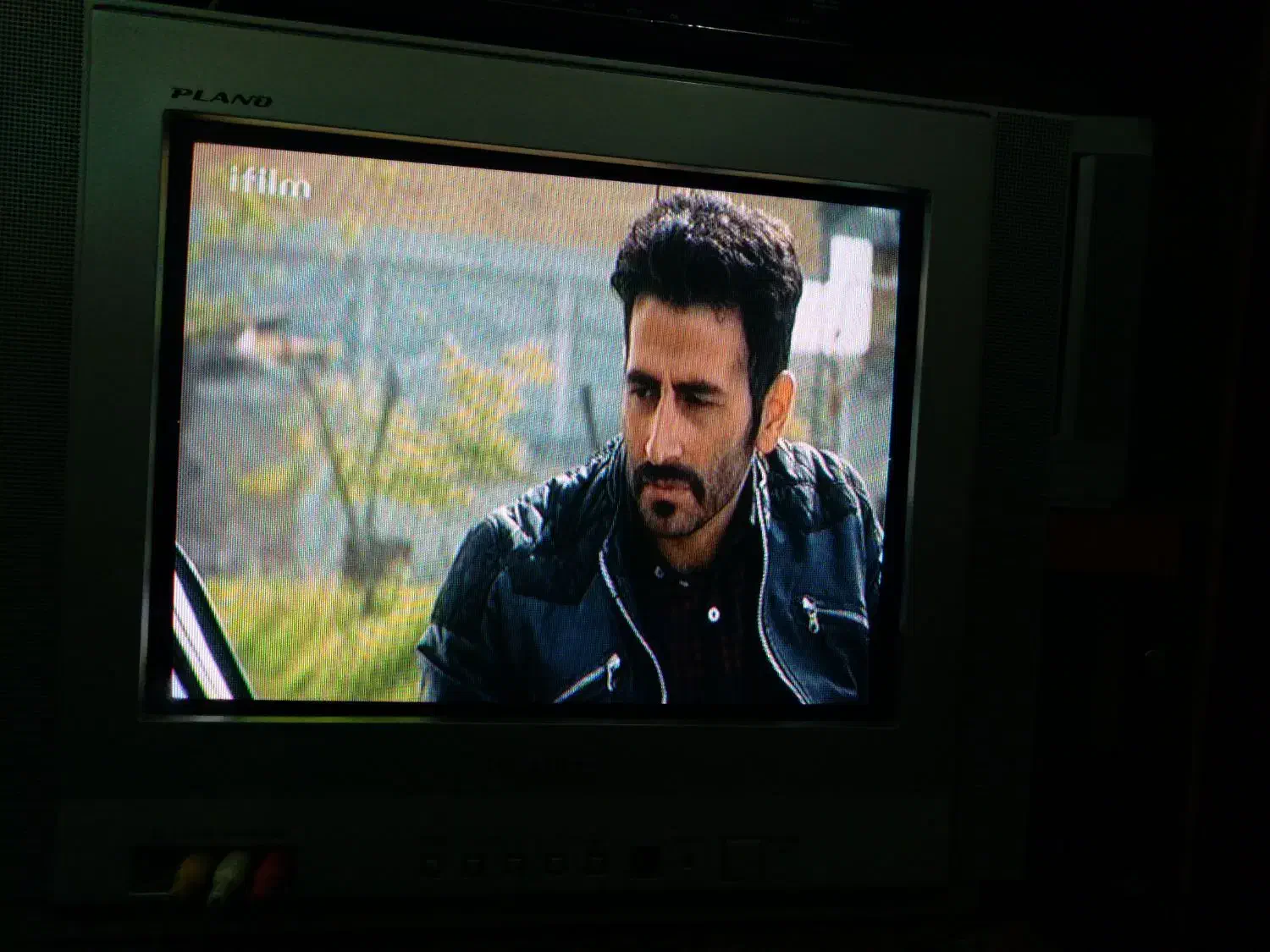 تلویزیون ۱۴ اینچ سامسونگ|تلویزیون و پروژکتور|مشهد, هفت تیر (آب و برق)|دیوار