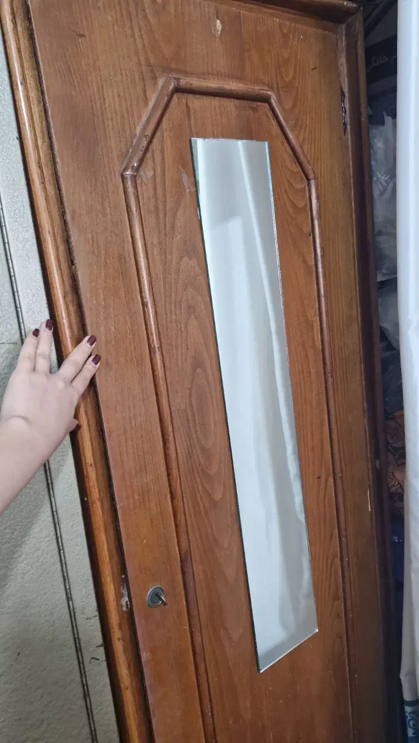 کمد لباسی(یک رگال چوبی +یه طبقه کوچیک پایین+آیینه|جاکفشی، کمد، دراور|بندرعباس, |دیوار