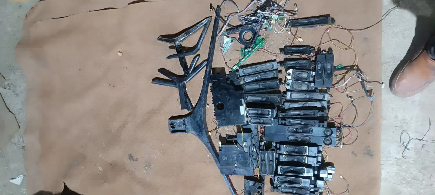 بلندگو تلویزیون وپایه|تلویزیون و پروژکتور|آزادشهر, |دیوار